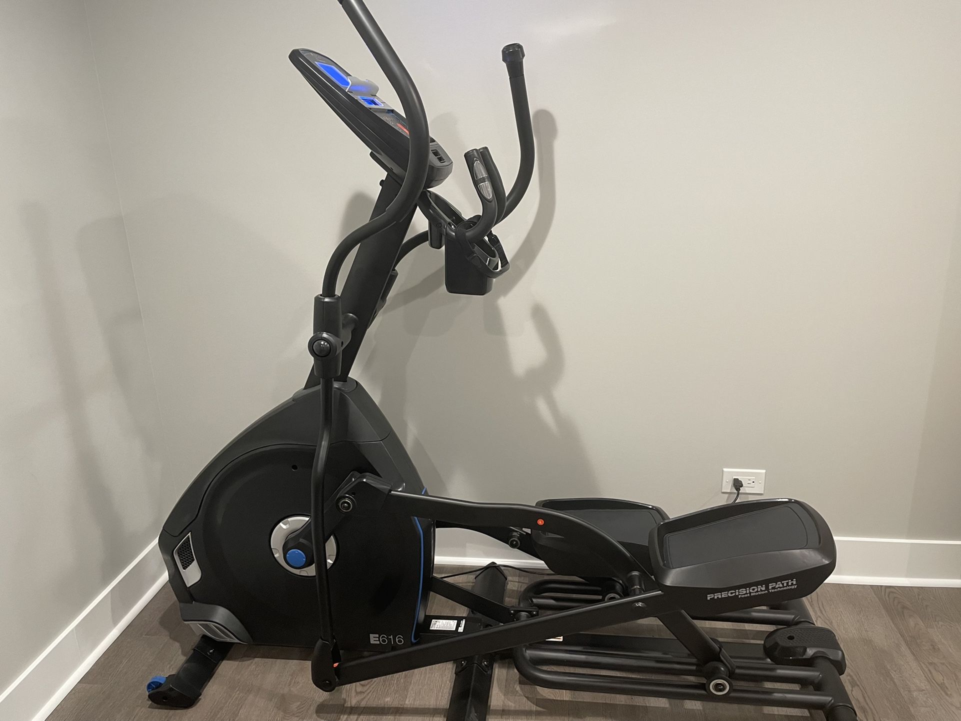 Nautilus E616 Elliptical