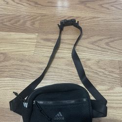 Bolsa Adidas De Cintura Riñones Color Negro 