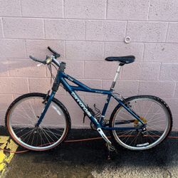Cannondale F700 CAD2 Mountain Bicycle