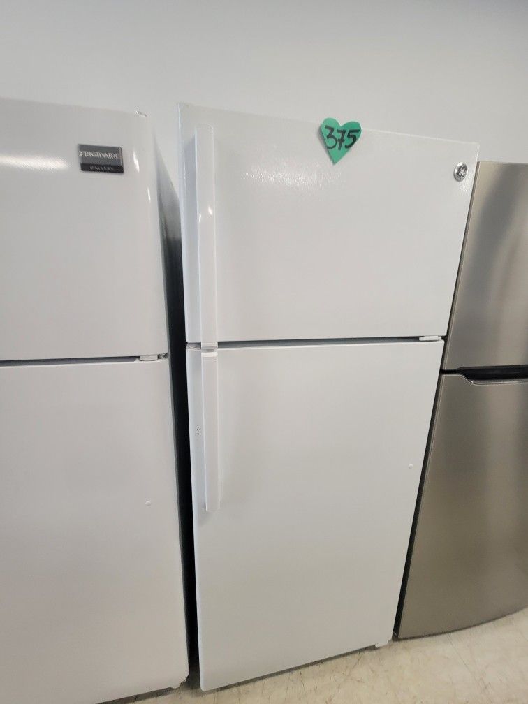 Top Freezer Refrigerator Used In Good Condition With 90days Warranty G 