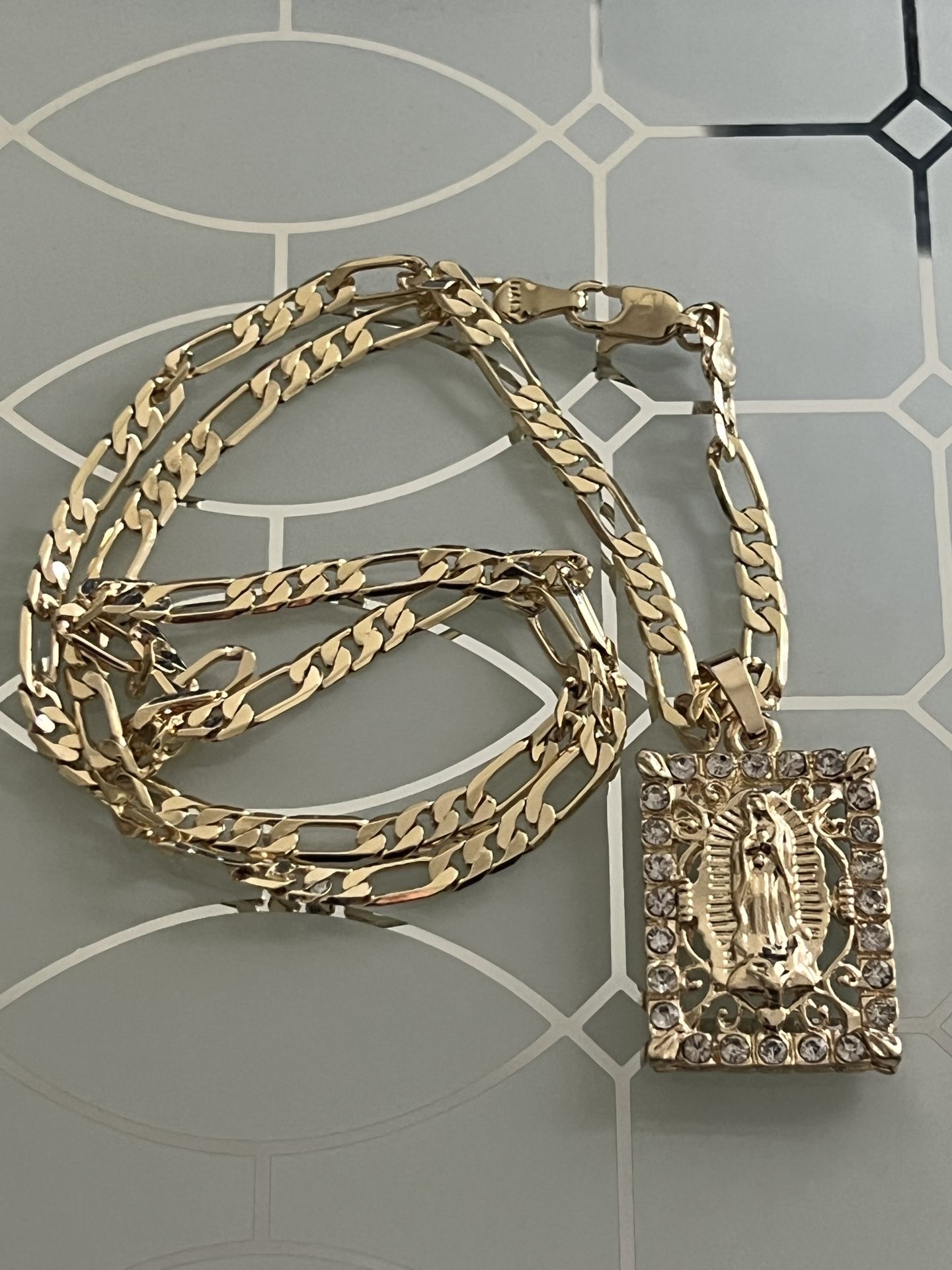 Virgin Mary Gold Plated Pendant With Chain Necklace 20” 4mm
