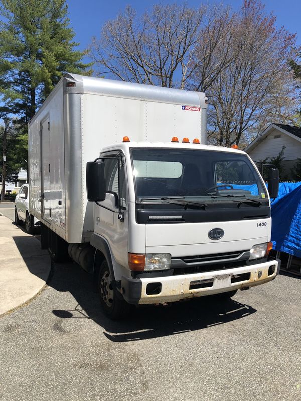 Nissan box truck