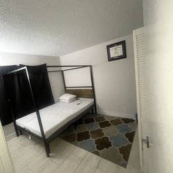 Queen Bed Canopy style bed with adjustable base