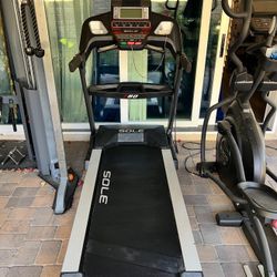 Modern Treadmill With Many Features