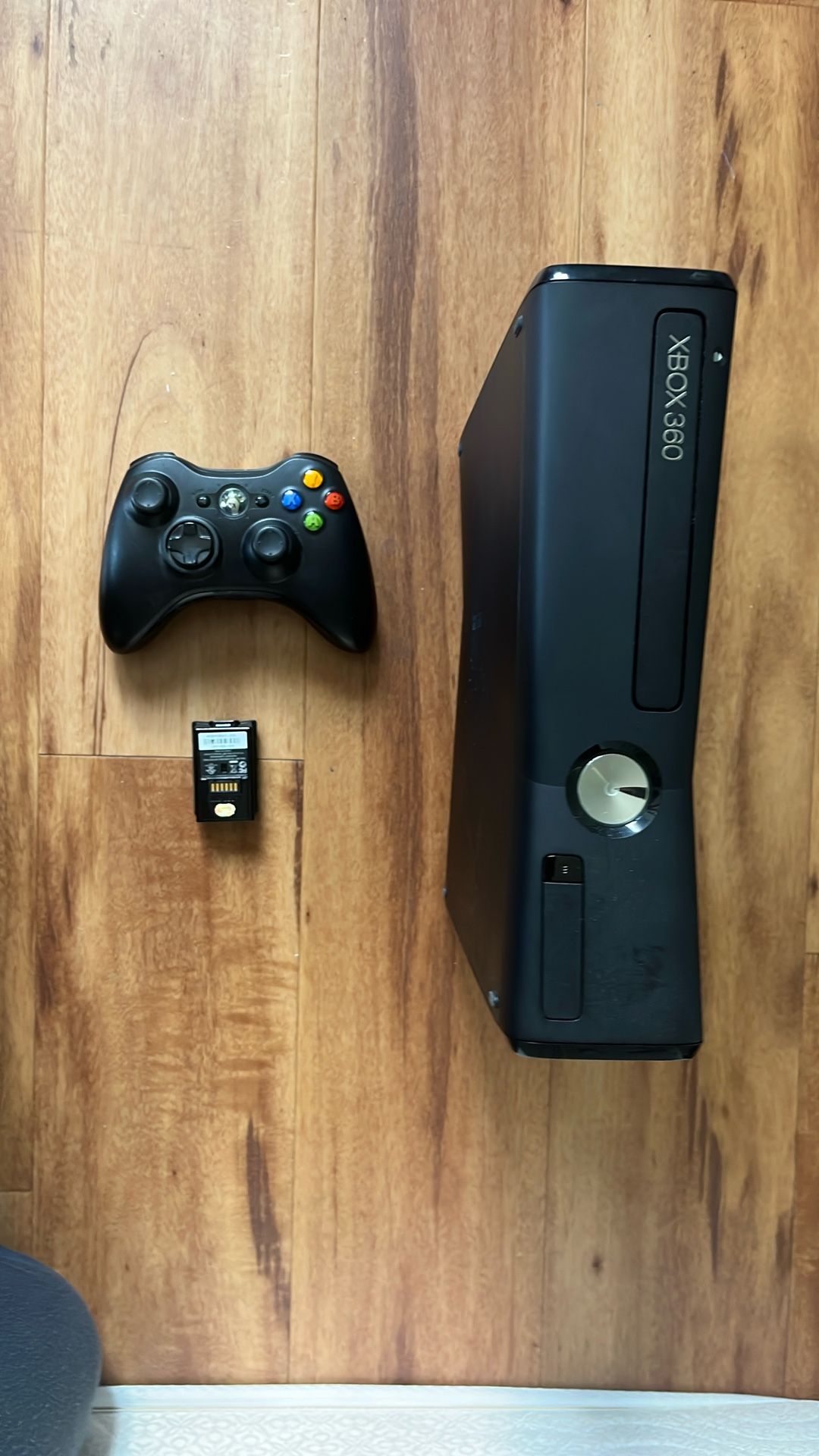 Xbox 360 (Remote Included, without Power Cable)