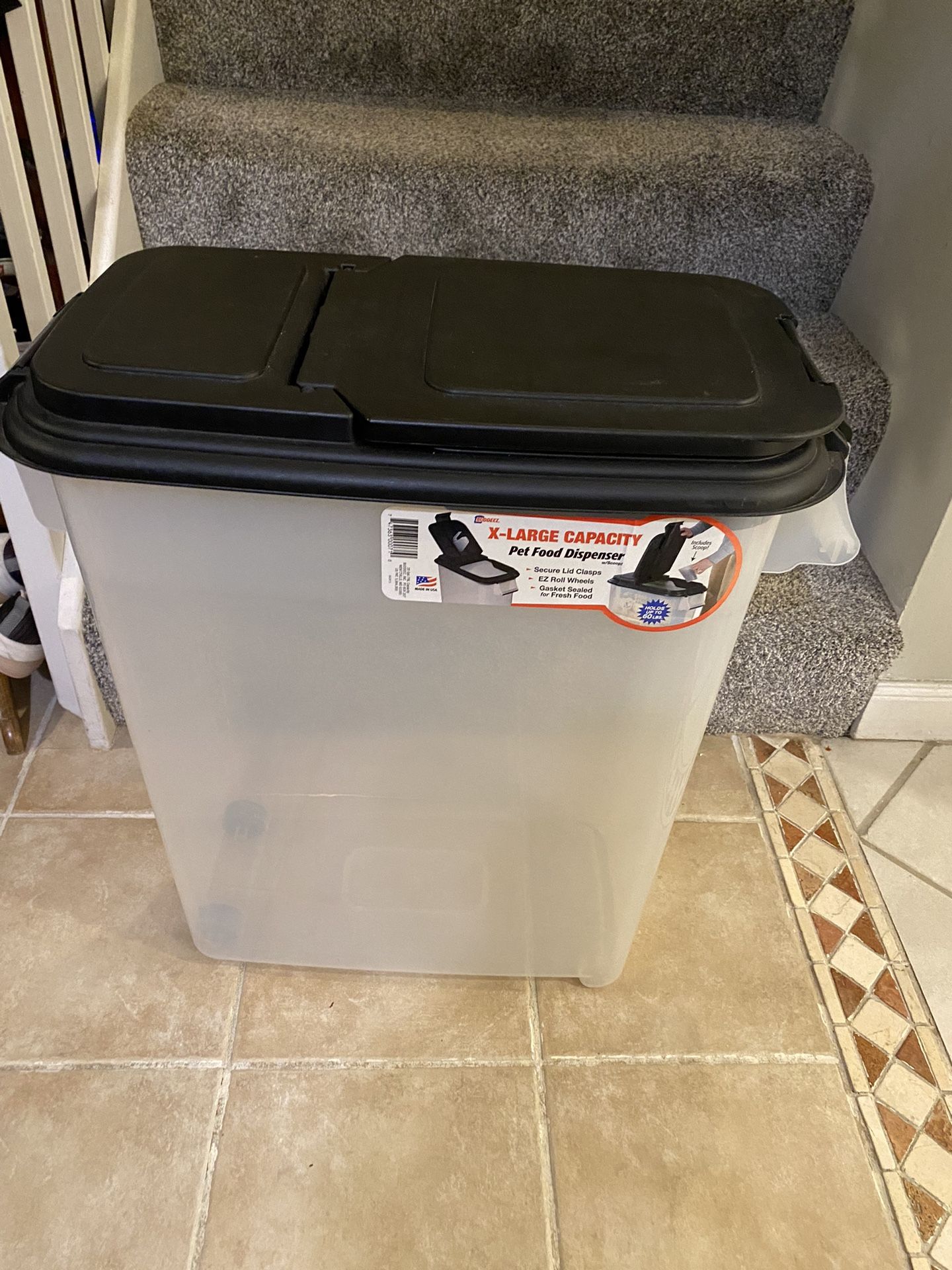 Pet Food Storage Holds Up To 60lbs