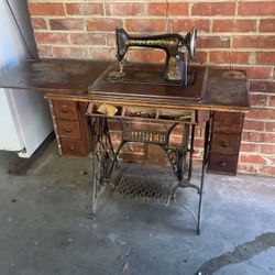 Singer Sewing Table
