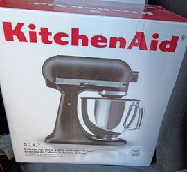 KitchenAid Artisan 5 Qt Stand Mixer