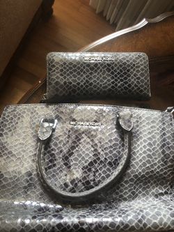 MK original snake design purse w wallet