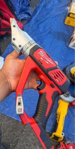 Milwaukee M18 18-Volt Lithium-Ion Cordless 18-Gauge Double Cut Metal Shear (Tool-Only
