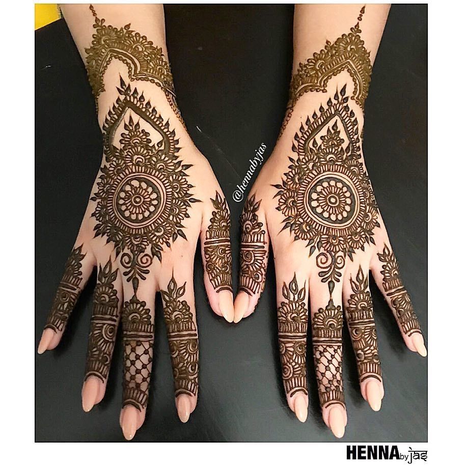 Henna tattooing