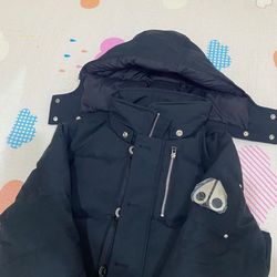 Moose Knuckles jacket Size Small