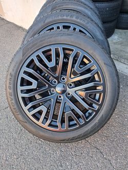 2026 NEW OEM ORIGINAL TAKEOFFS GMC YUKON DENALI PREMIUM 22 INCH HAVE TPMS SENSORS TIRES IRONMAN NEW 100 % DOT 3825 $ 2299 