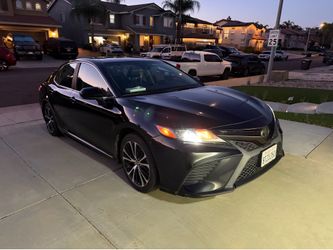 2020 Toyota Camry SE 2.5L Black