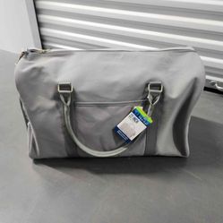 Grey Duffel Bag 22 Inches. New
Never Used $25