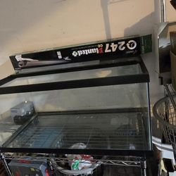 40 GALLON breeder Tank With Lid And Light