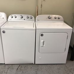 Whirlpool He Top Load Washer And Gas Dryer Set In White 
