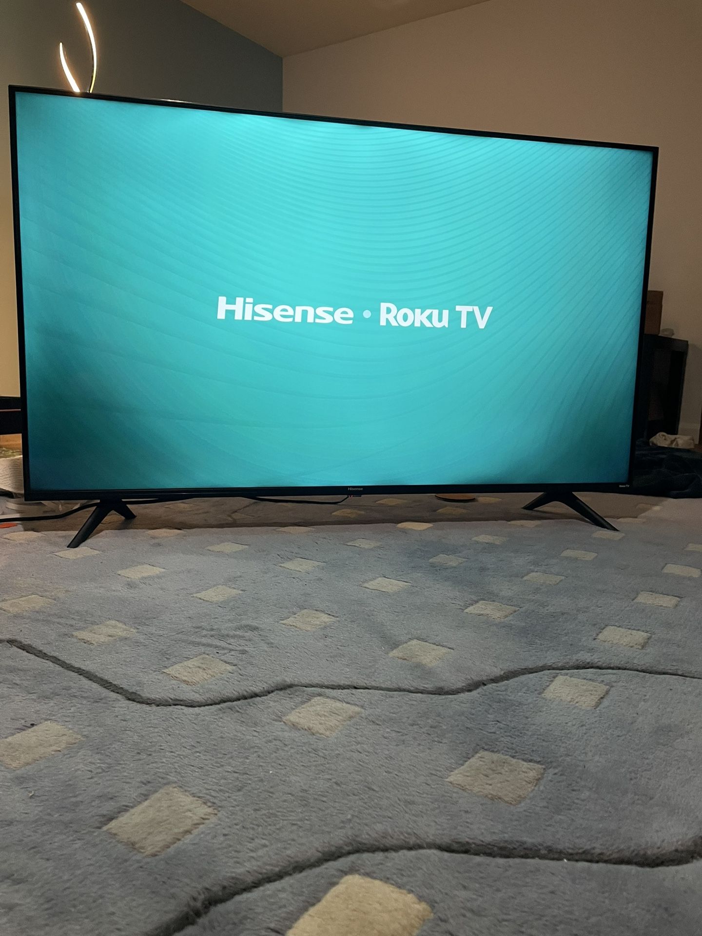 Hisense • Roku TV 50 Inch