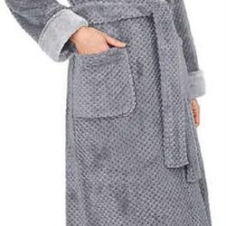 Carole Hochman Women Shawl Collar Plush Robe (grey Medium) 300 Pieces 
