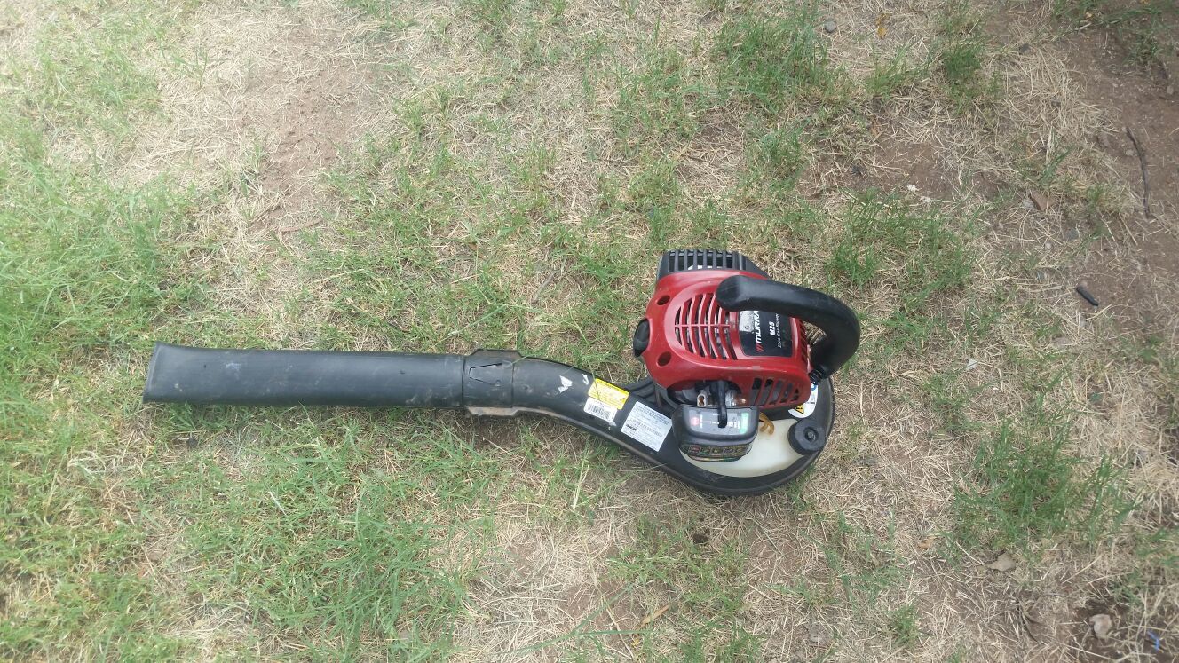 Murray M25 180 MPH/400 CFM 2 cycle 25cc Gas Blower