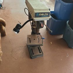 Delta Shopmaster Table Top Drill Press With Light