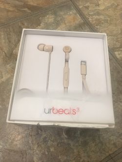 Dr. Dre Urbeats 3 lighting connector Rose Gold color. Mandeme nensaje si te interesa