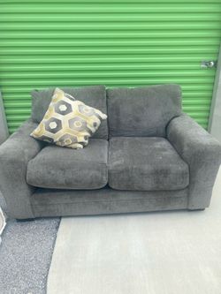 Used loveseat must pick up FREE