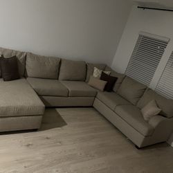 Living Spaces  Sectional Couch - Great Condition!