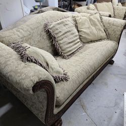 Classic Sofa Set