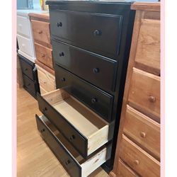 Dresser/ Five drawers dresser