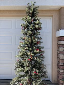 Artificial Flocked Christmas Tree with Berries