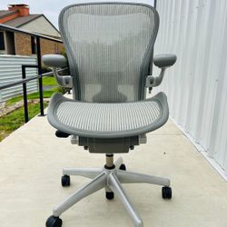 Herman Miller Aeron (size C) Fully Loaded Office Chair (posture Fit Lumbar ) 