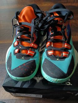 Tennis Shoes
