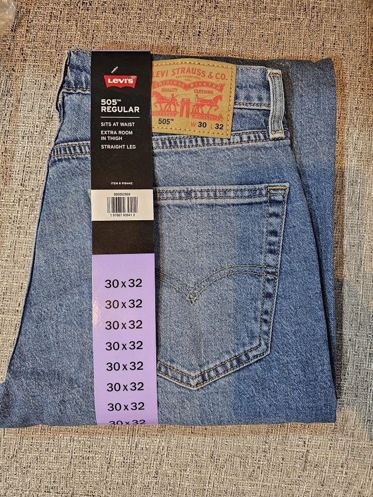 Brand New Men's Levi's 505 Regular Fit 30 × 32 Or 30 × 34 Only!