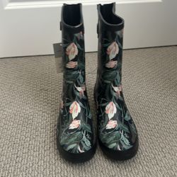 NWT Cute Winter Boots 