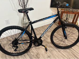 ROADMASTER 26” with black wheels all terrain 18 gears like new
