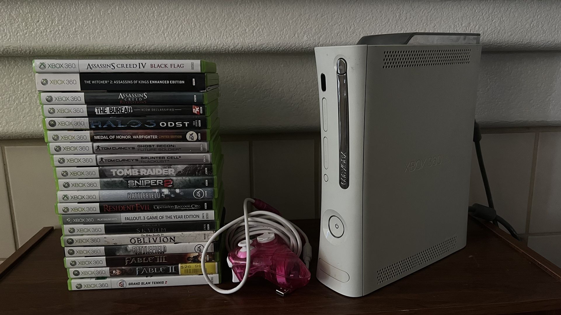 Xbox 360 + 19 Games + Pink Wired Controller