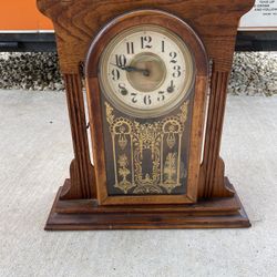 Antique Vintage Table/counter Top Clock With Key