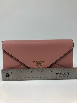 Women’s wallet brand new. Billetera de mujer nueva