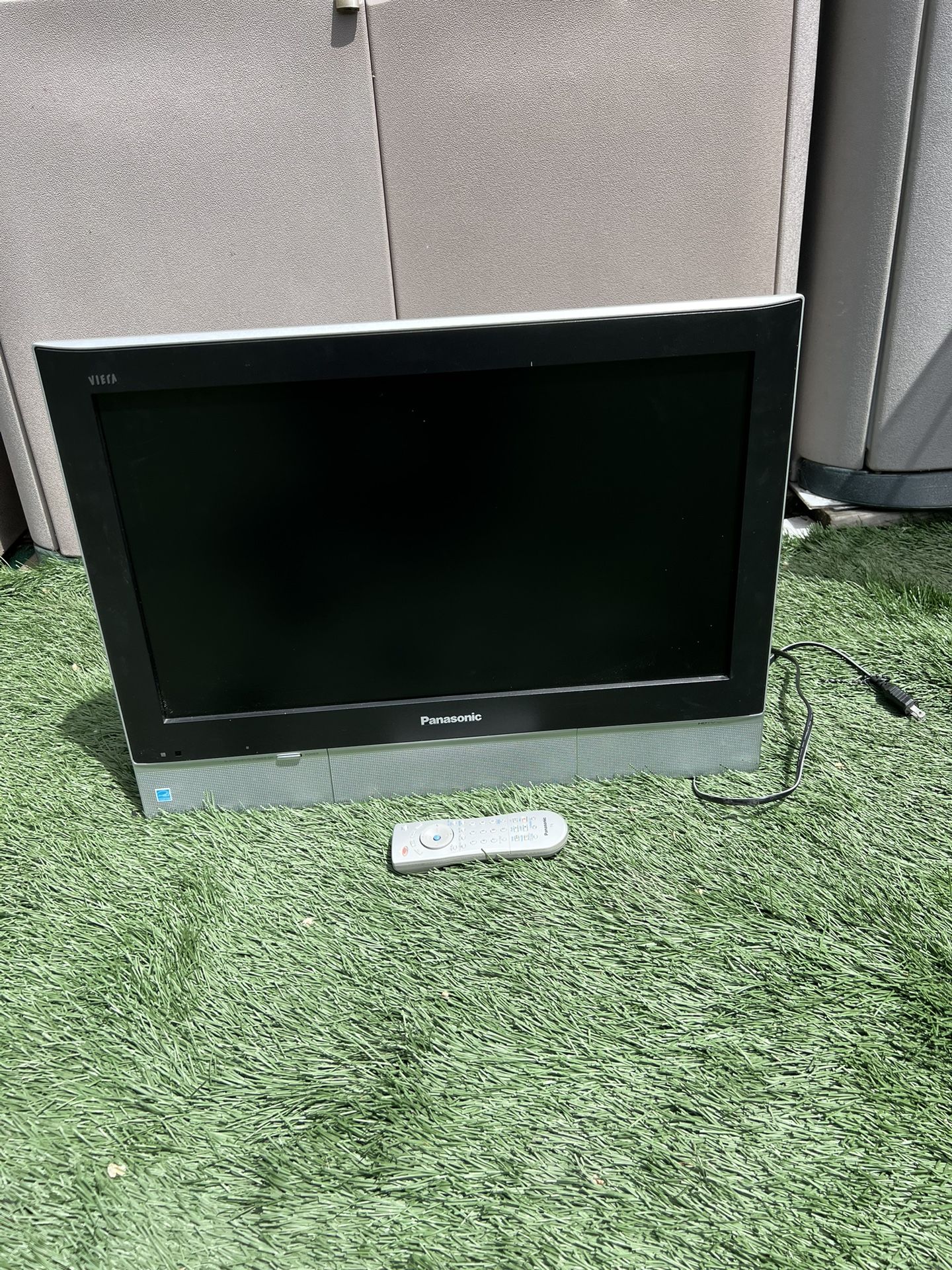 Panasonic Tv 26 In With Remote