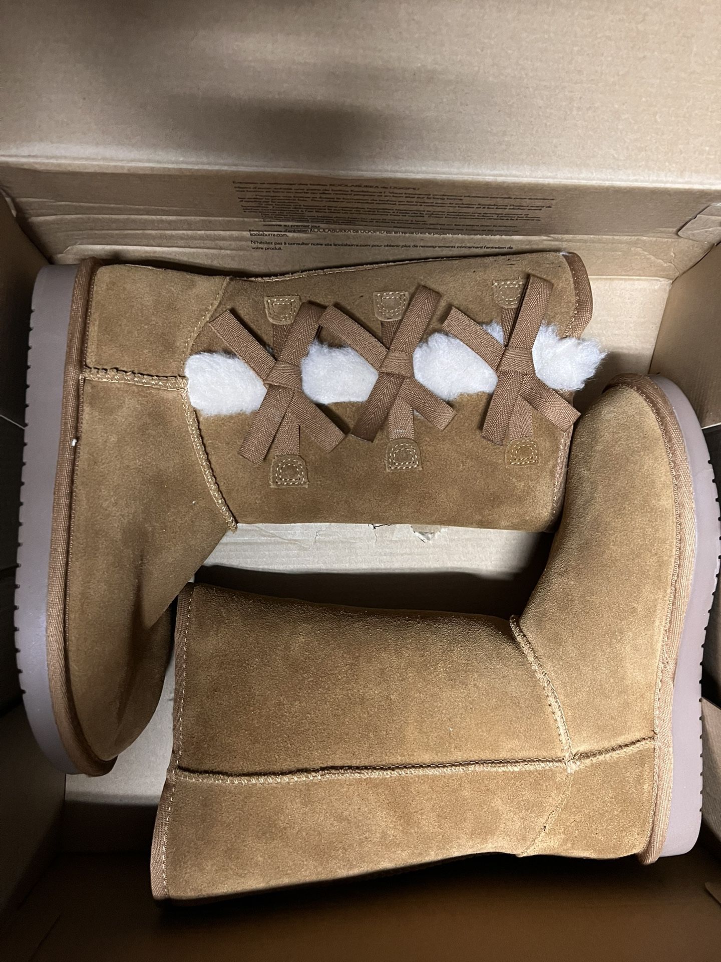 UGG BOOTS SIZE 4 **NEW**