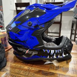 ** BRAND NEW** 1STORM ADULT MOTOCROSS HELMET