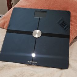 WITHINGS Body Smart - Accurate Scale for Body Weight and Fat Percentage, Body Composition Wi-Fi and Bluetooth ... Smart Scale 