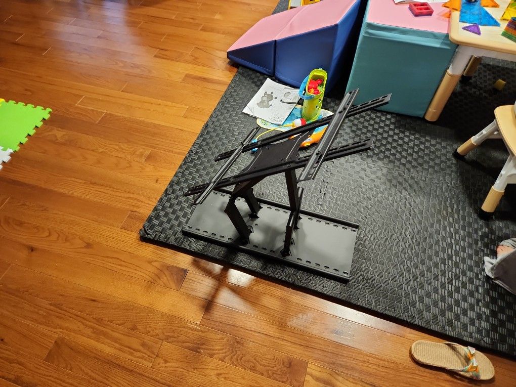 Heavy Duty Wall Mount For TV 200 Lbs Full Motion