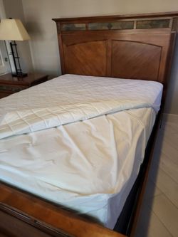 Complete Queen Bedroom Set