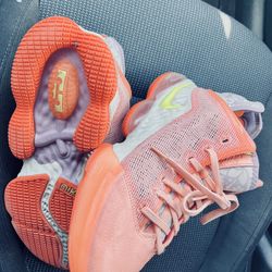 Nike LeBron 19 Low EP 'Hawaii' basketball shoe