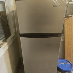 Thompson Mini Refrigator