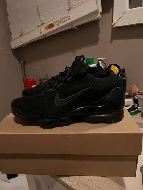 Nike Vapormaxes Size 7 Open To Trades
