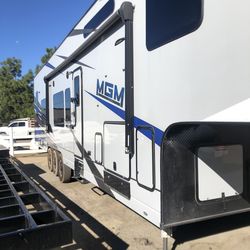 2022 Genesis Supreme 405CR