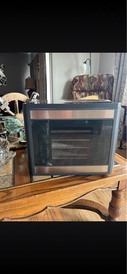 Food dehydrator